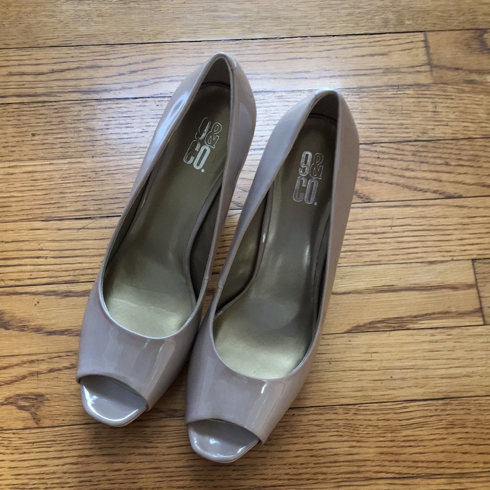 Taupe/ nude heels Never worn